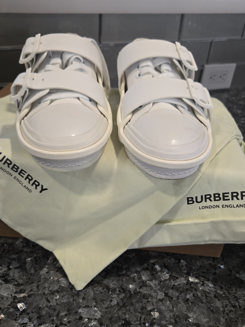 Burberry Vers White Canvas Low-Top Belted Sneakers Size 39 1/2 (9 - 9 1/2)